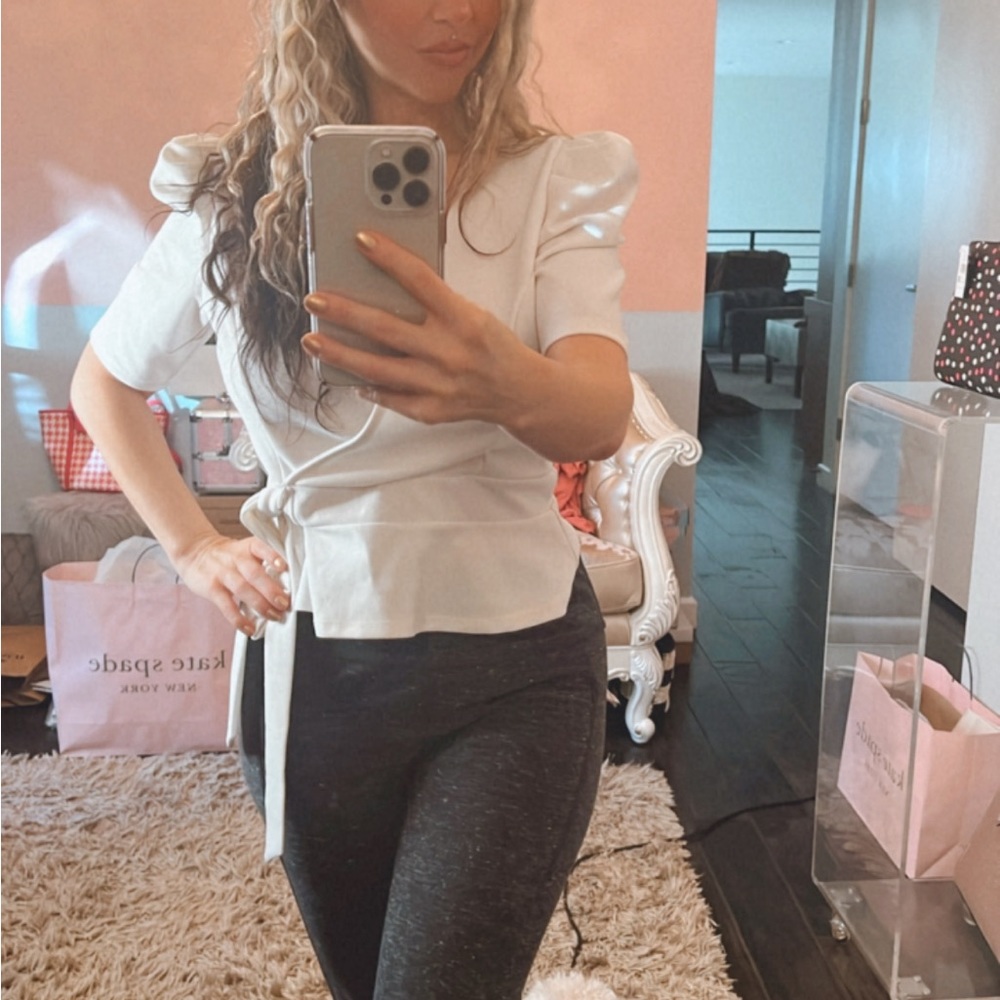 LARGE WHITE BLOUSE BY PRIVY! 🎀